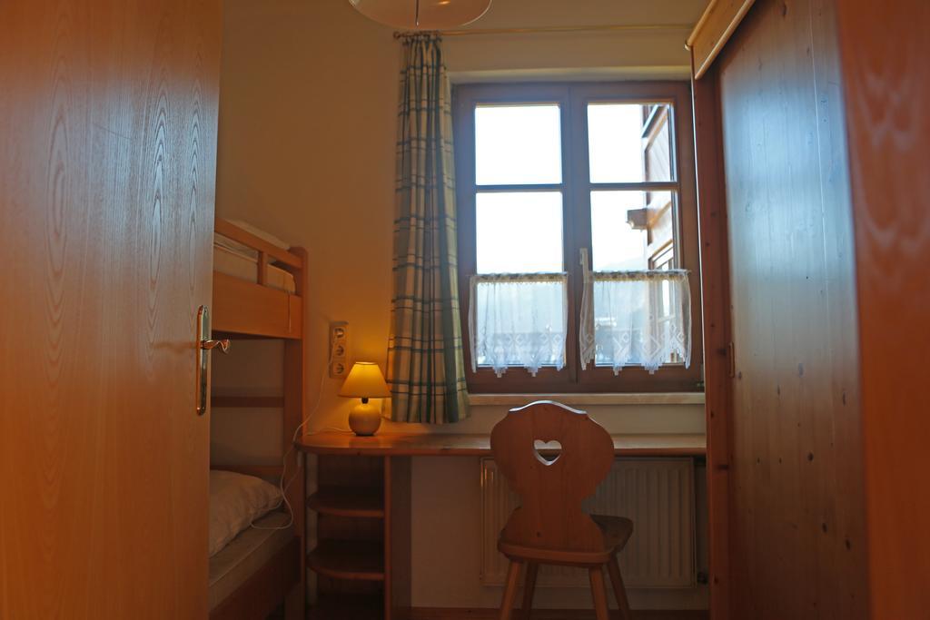 Haus Leopold Apartment Gosau Ruang foto