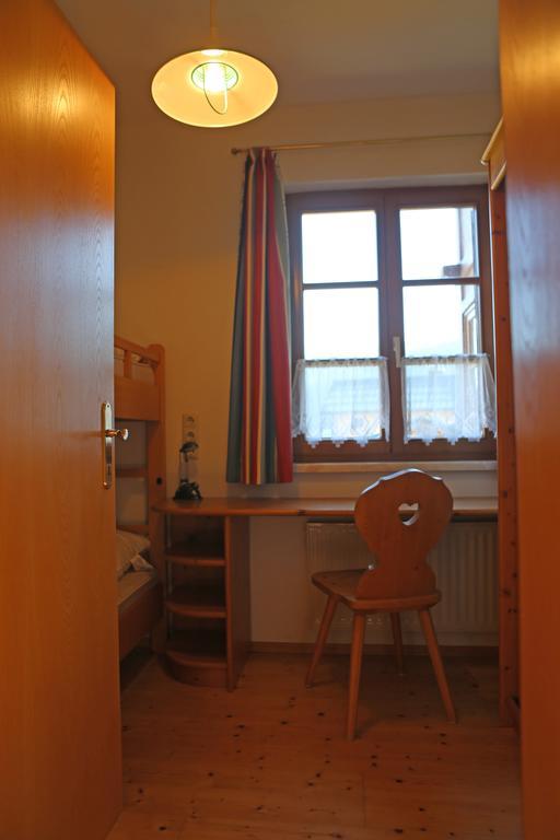 Haus Leopold Apartment Gosau Ruang foto